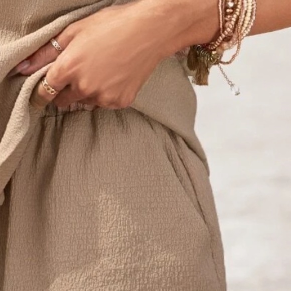 Minimalist Notched Neck Short Sleeve Top Shorts Set - Picture 5 of 5